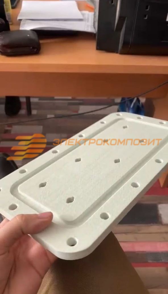Protective plates from fiberglass laminate