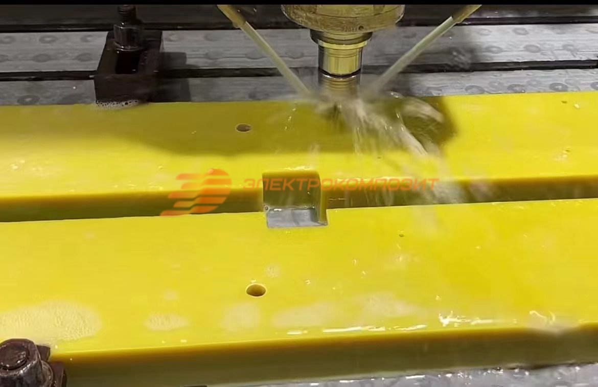 Spacers from fiberglass laminate